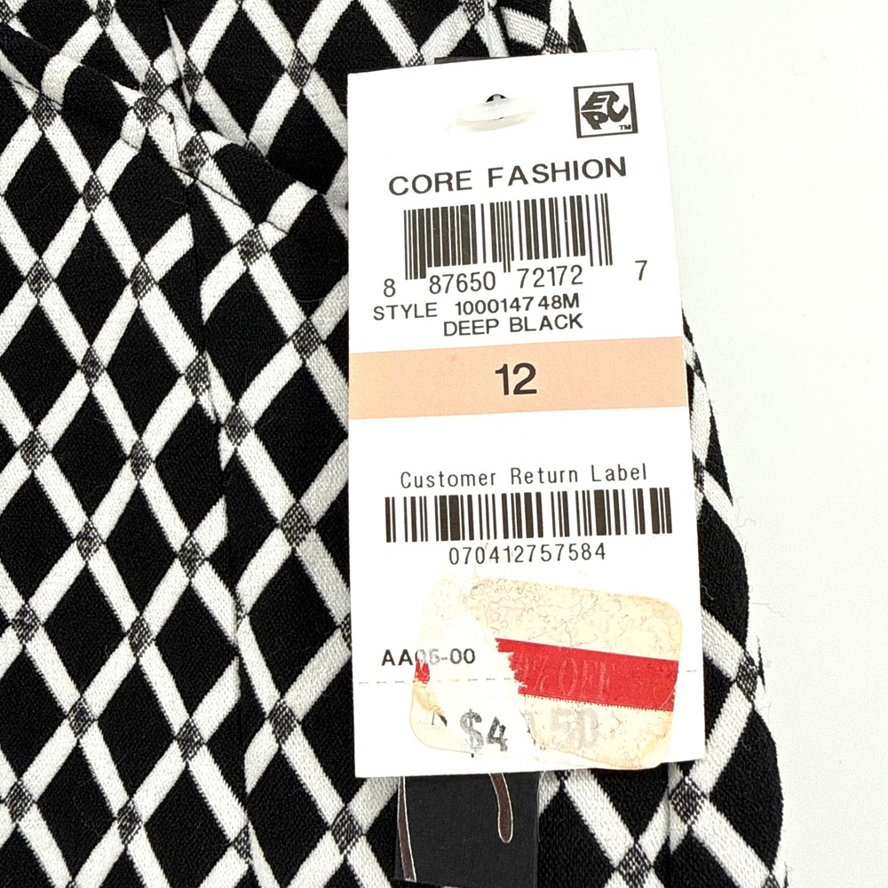 NWT INC International Concepts Women's Black White Diamond Print Shorts Size 12 - Picture 7 of 13